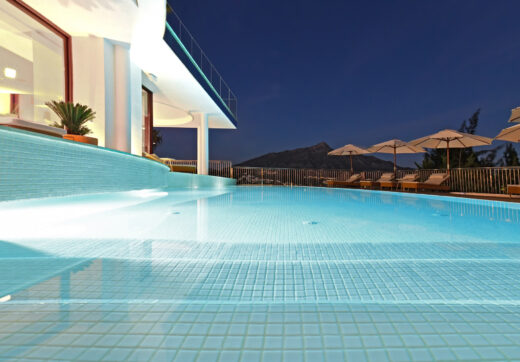 Contemporary Villa with Private Pool &amp; Garden in Los Naranjos