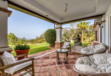 Astonishing 7-bedroom villa with panoramic sea views, private pool, and sprawling 5-hectare estate in La Mairena.