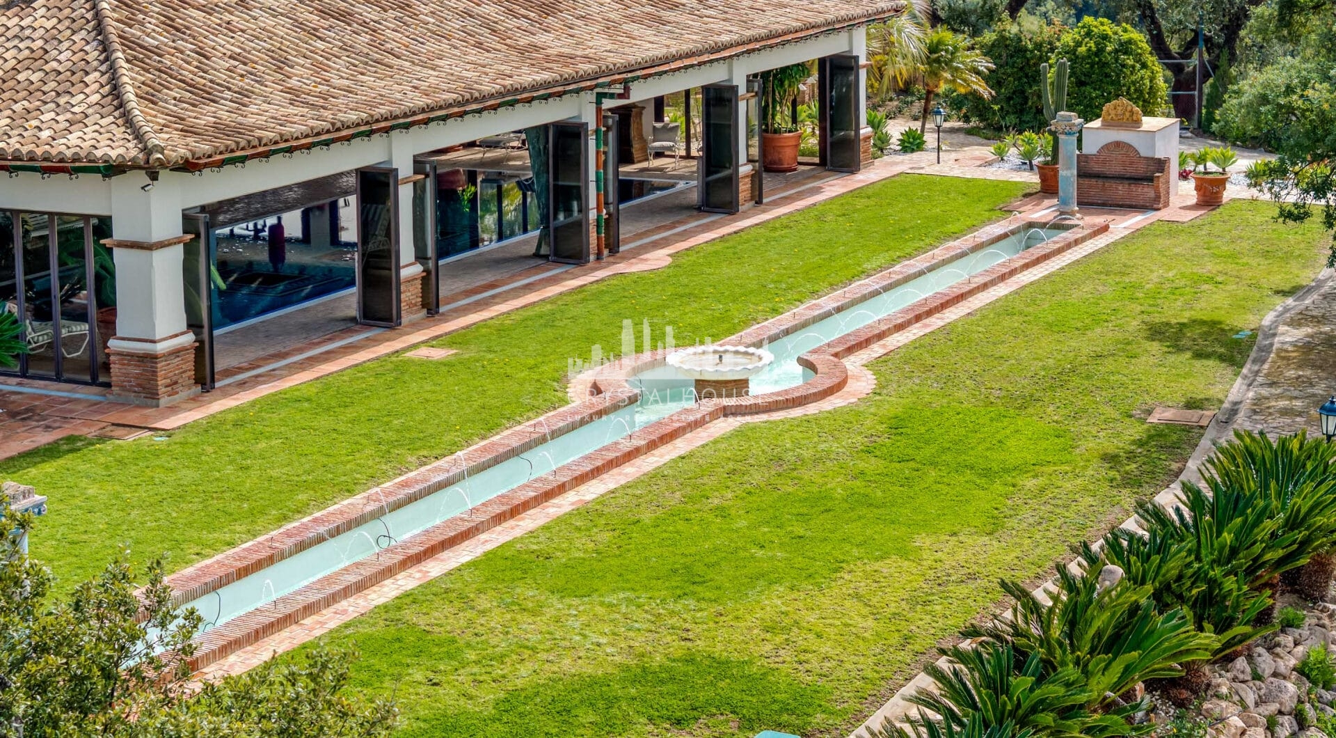 Astonishing 7-bedroom villa with panoramic sea views, private pool, and sprawling 5-hectare estate in La Mairena.