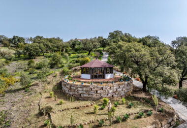 Astonishing 7-bedroom villa with panoramic sea views, private pool, and sprawling 5-hectare estate in La Mairena.