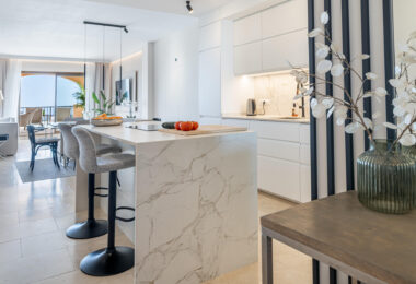 Modern Apartment with Panoramic Sea Views in Benahavís