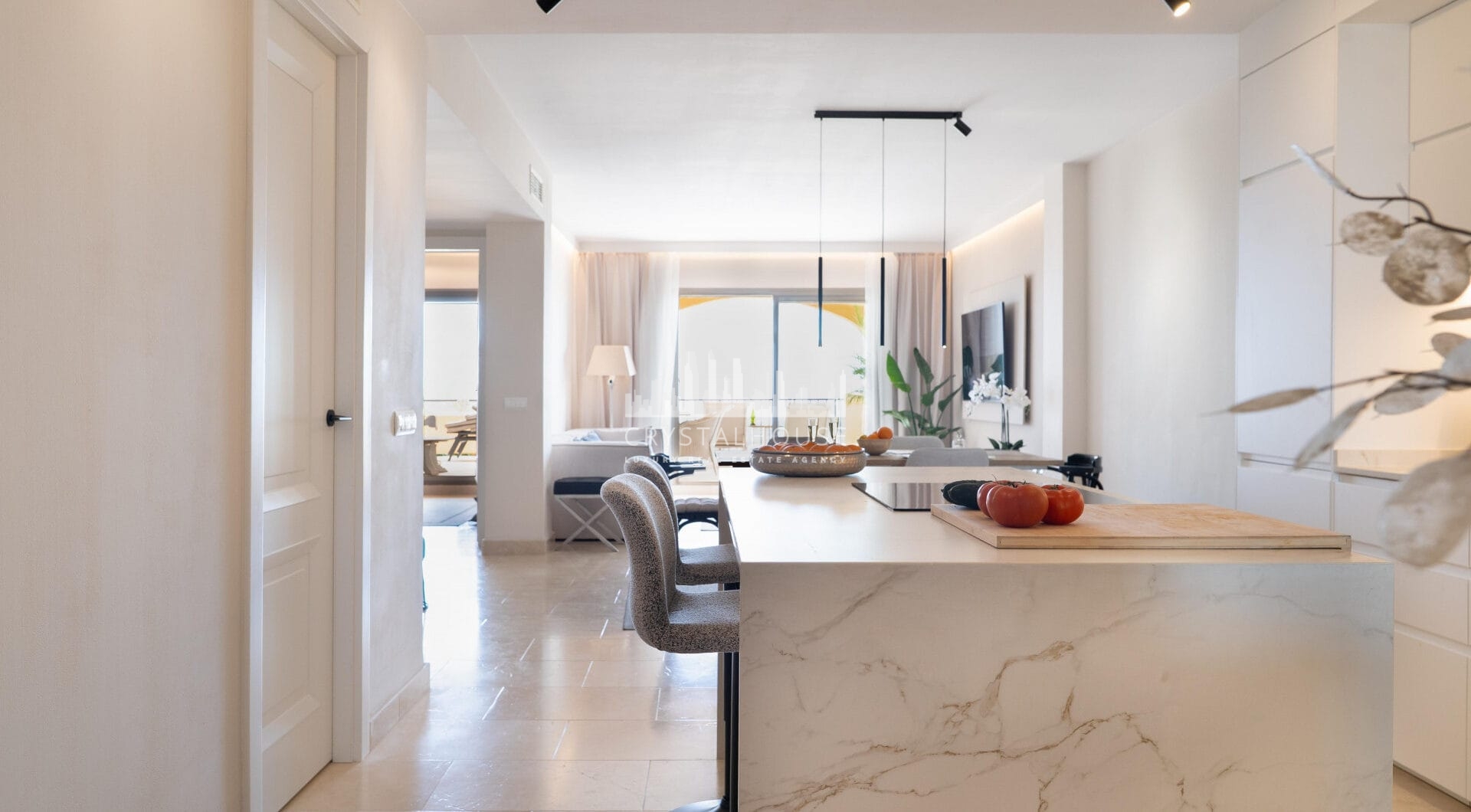 Modern Apartment with Panoramic Sea Views in Benahavís