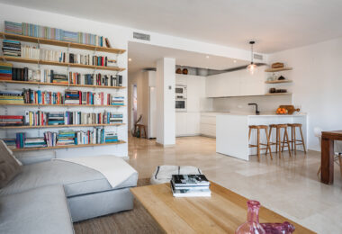 Spacious 4-bedroom, 4-bathroom townhouse in the sought-after area of La Quinta, Benahavís.