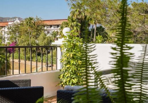 Spacious 4-bedroom, 4-bathroom townhouse in the sought-after area of La Quinta, Benahavís.