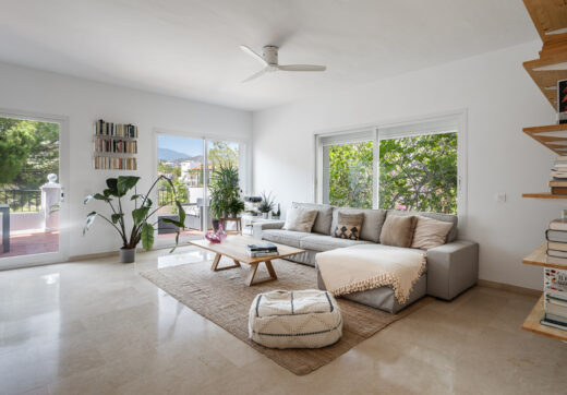 Spacious 4-bedroom, 4-bathroom townhouse in the sought-after area of La Quinta, Benahavís.