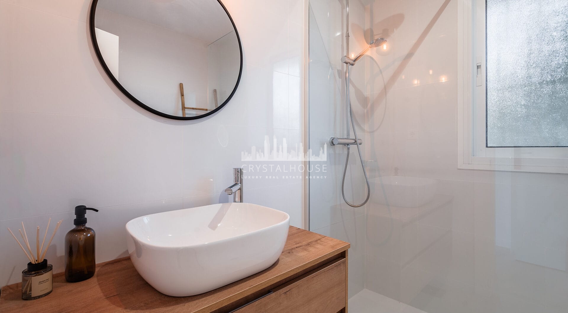 Spacious 4-bedroom, 4-bathroom townhouse in the sought-after area of La Quinta, Benahavís.