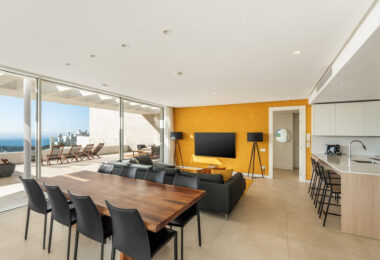 Located in the gated community of Palo Alto, this southeast-facing penthouse offers sea, mountain, and panoramic views from a private setting above Marbella.