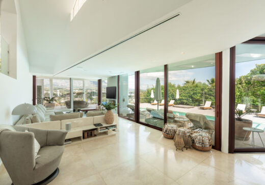 Located in the heart of Nueva Andalucía, this exceptional villa is a true statement of contemporary elegance.