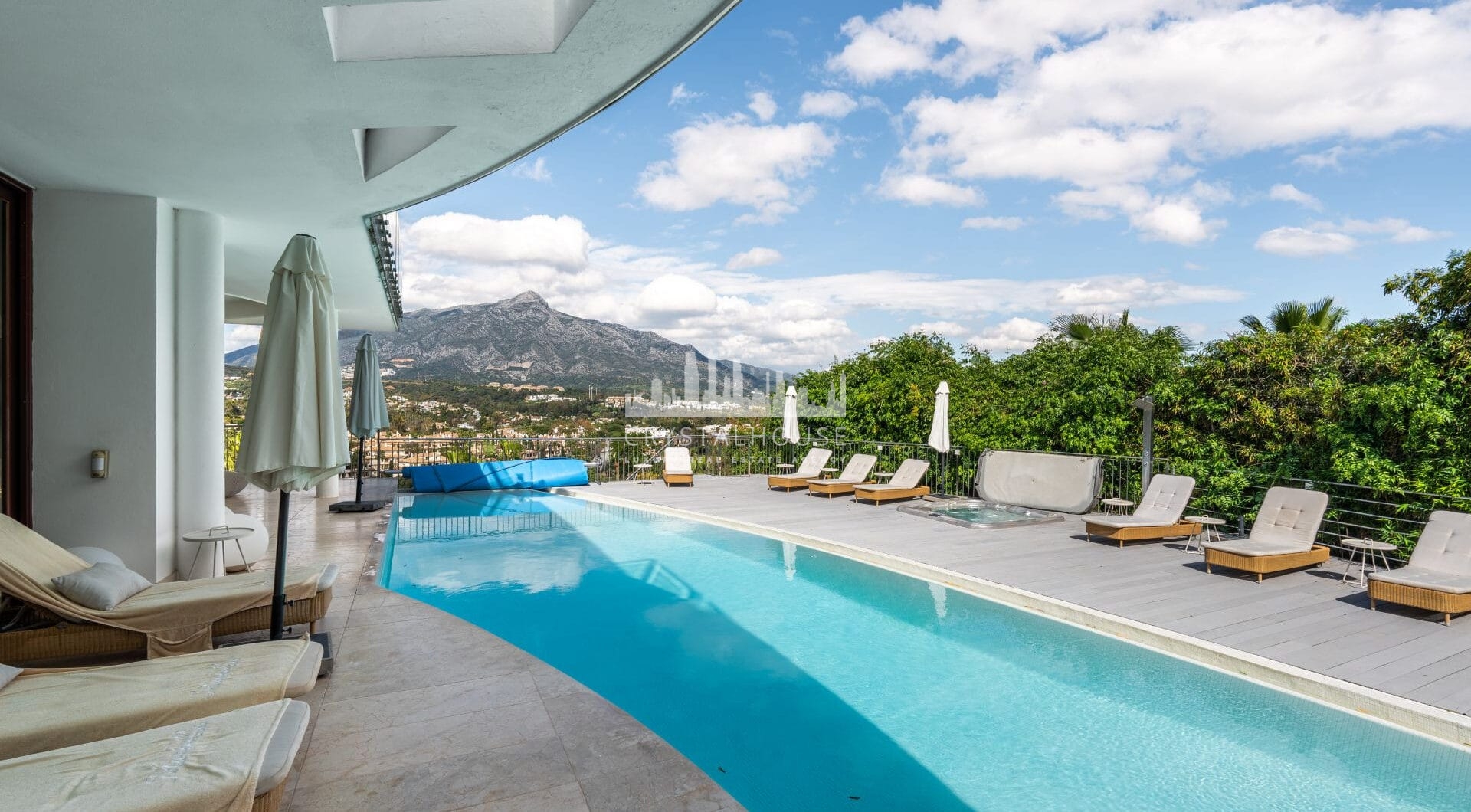 Located in the heart of Nueva Andalucía, this exceptional villa is a true statement of contemporary elegance.