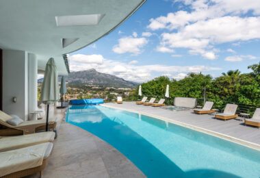 Located in the heart of Nueva Andalucía, this exceptional villa is a true statement of contemporary elegance.