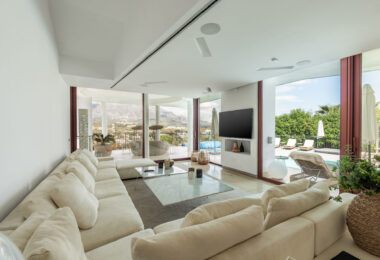 Located in the heart of Nueva Andalucía, this exceptional villa is a true statement of contemporary elegance.