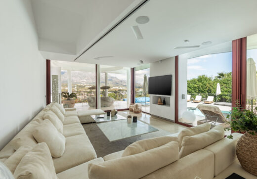 Located in the heart of Nueva Andalucía, this exceptional villa is a true statement of contemporary elegance.