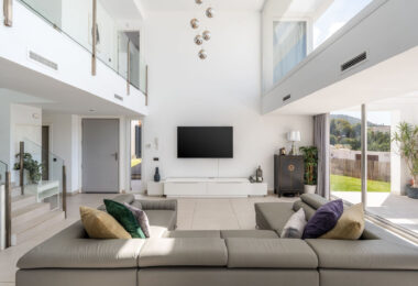 Located in the peaceful and gated community of Urbanización Buenavista, Villa Buena Vista offers a modern 4-bedroom residence set on a 922 m² plot with panoramic mountain views.