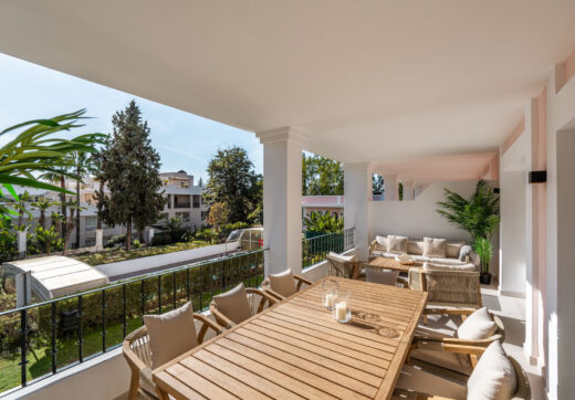 Casa Stuart is a refined duplex penthouse set within the gated community of Aloha Gardens in Nueva Andalucía.