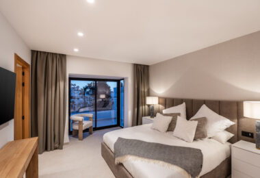 Casa Stuart is a refined duplex penthouse set within the gated community of Aloha Gardens in Nueva Andalucía.