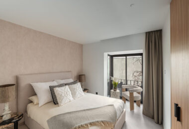 Casa Stuart is a refined duplex penthouse set within the gated community of Aloha Gardens in Nueva Andalucía.