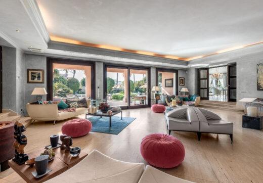 This exquisite property in Paraiso Barronal, Estepona, offers an unparalleled living experience.