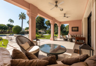 This exquisite property in Paraiso Barronal, Estepona, offers an unparalleled living experience.