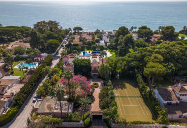 This exquisite property in Paraiso Barronal, Estepona, offers an unparalleled living experience.