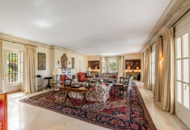 This 7-bedroom villa is located in Los Monteros, one of the most prestigious and sought-after urbanisations in Marbella East.