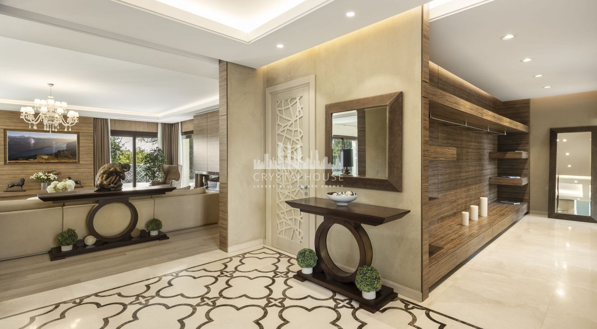 This villa is a home that harmonizes luxury with practicality, offering an unparalleled lifestyle in the sought-after area of Nueva Andalucía.