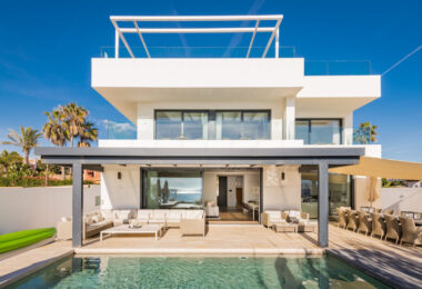 This beachfront villa in Costabella is all about location. Sitting right on the golden sands, it offers direct access to the beach through a private path.