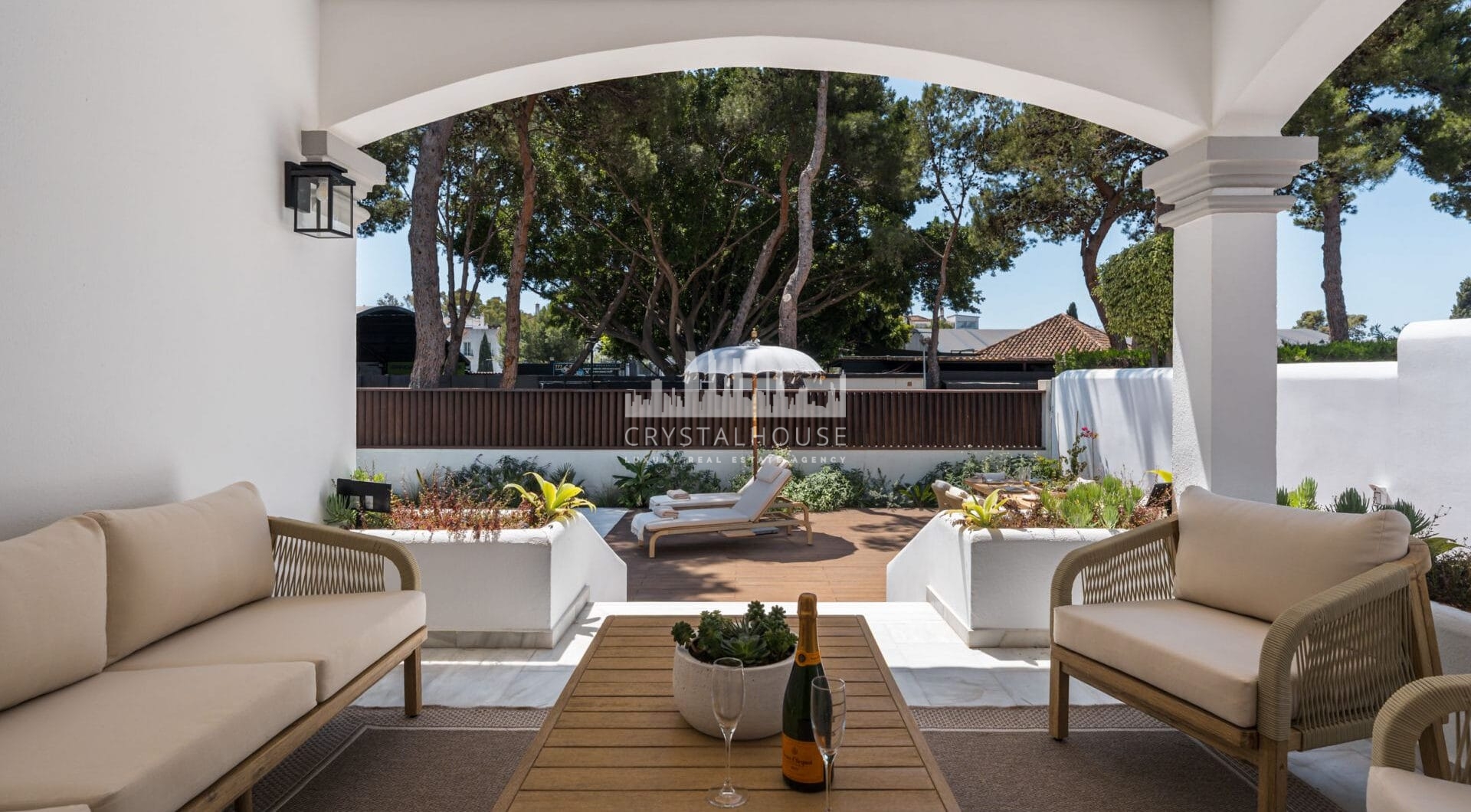 Casa Los Momentos is a refined and spacious 6-bedroom villa for sale located in the highly desirable Altos del Rodeo residential enclave, within Nueva Andalucia, just minutes from Puerto Banús and Marbella’s top amenities.