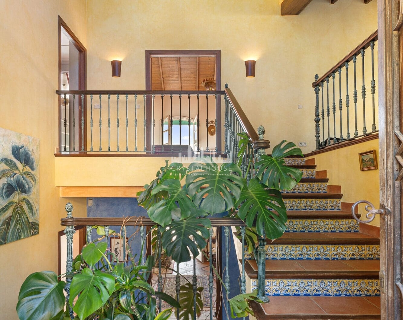 Experience the unique blend of traditional Andalusian charm and luxury at La Solea, an exquisitely designed villa located in the prestigious and gated El Madroñal community in Benahavís.