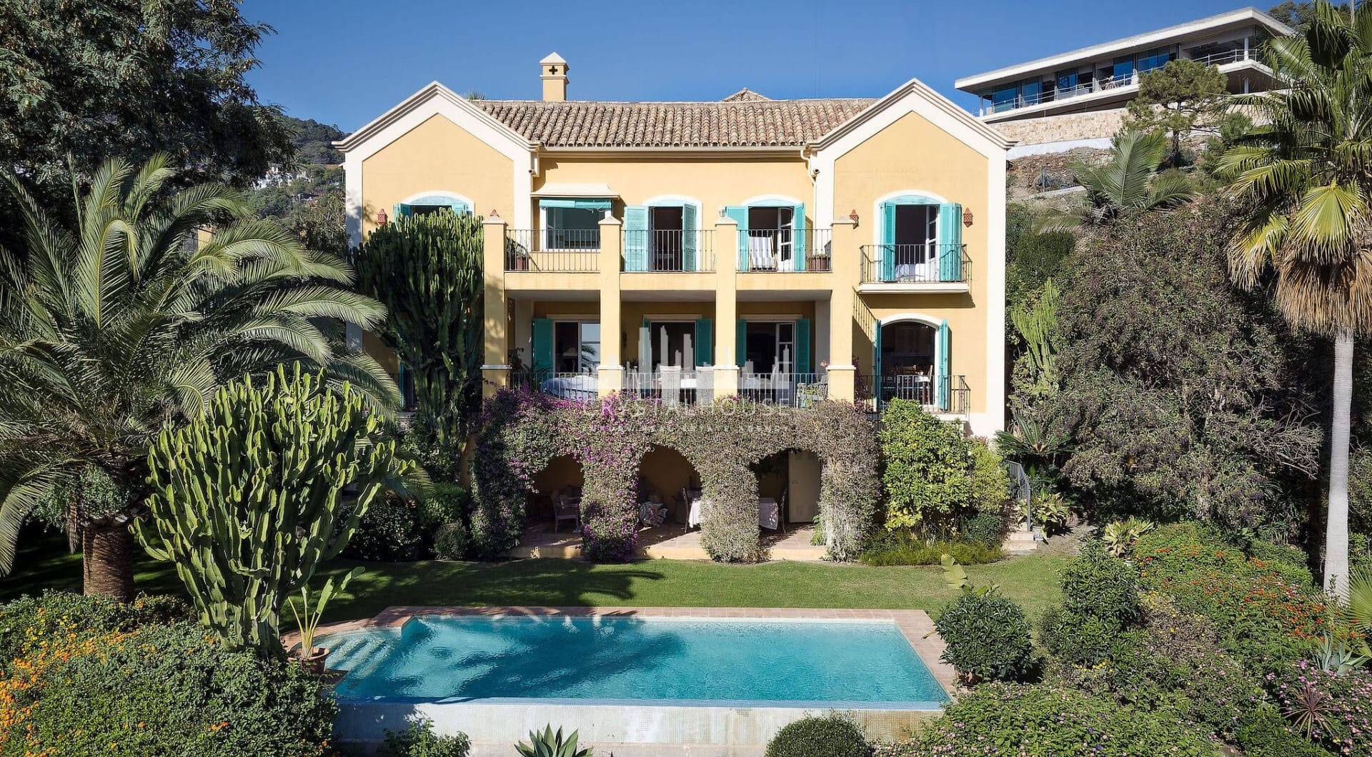 Experience the unique blend of traditional Andalusian charm and luxury at La Solea, an exquisitely designed villa located in the prestigious and gated El Madroñal community in Benahavís.