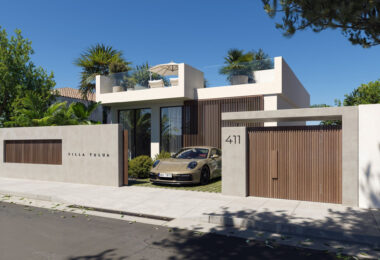 Villa Tulua is a design-led luxury villa for sale in the dream location of Nueva Andalucía, positioned on an elevated ridge that offers unrivalled panoramic views.