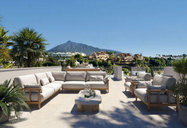 Villa Tulua is a design-led luxury villa for sale in the dream location of Nueva Andalucía, positioned on an elevated ridge that offers unrivalled panoramic views.