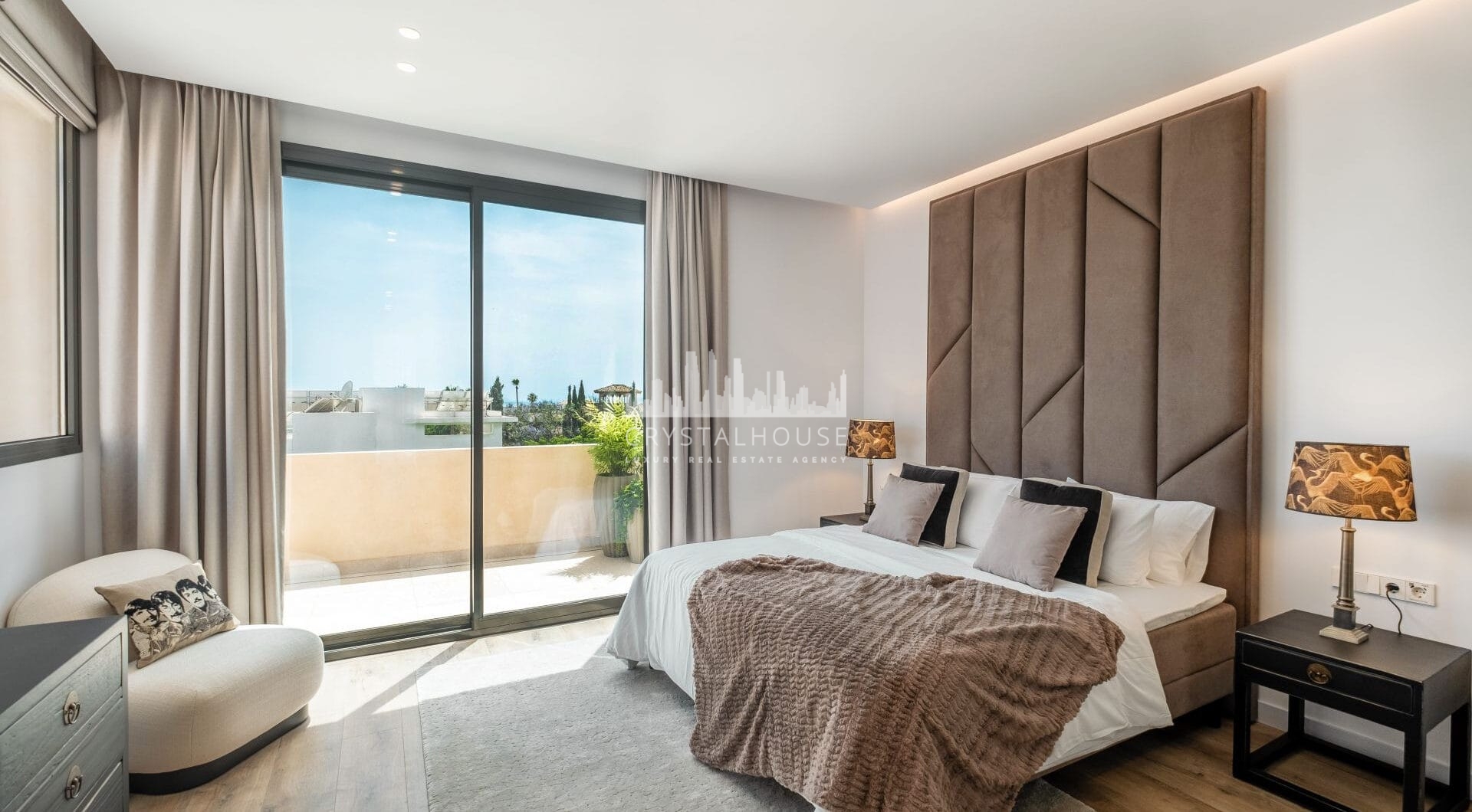 This elegant 4-bedroom villa for sale in Paraiso Alto, Benahavis, offers a beautifully designed modern retreat inspired by Mediterranean architecture.