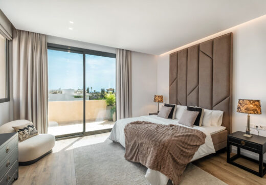 This elegant 4-bedroom villa for sale in Paraiso Alto, Benahavis, offers a beautifully designed modern retreat inspired by Mediterranean architecture.