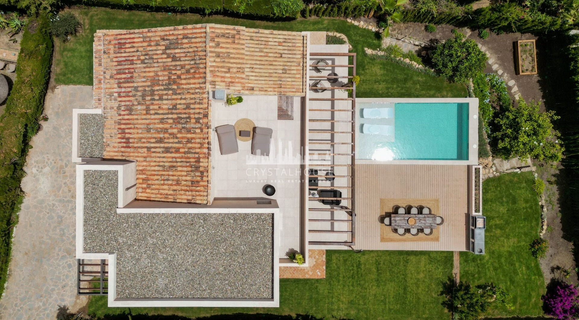 This elegant 4-bedroom villa for sale in Paraiso Alto, Benahavis, offers a beautifully designed modern retreat inspired by Mediterranean architecture.