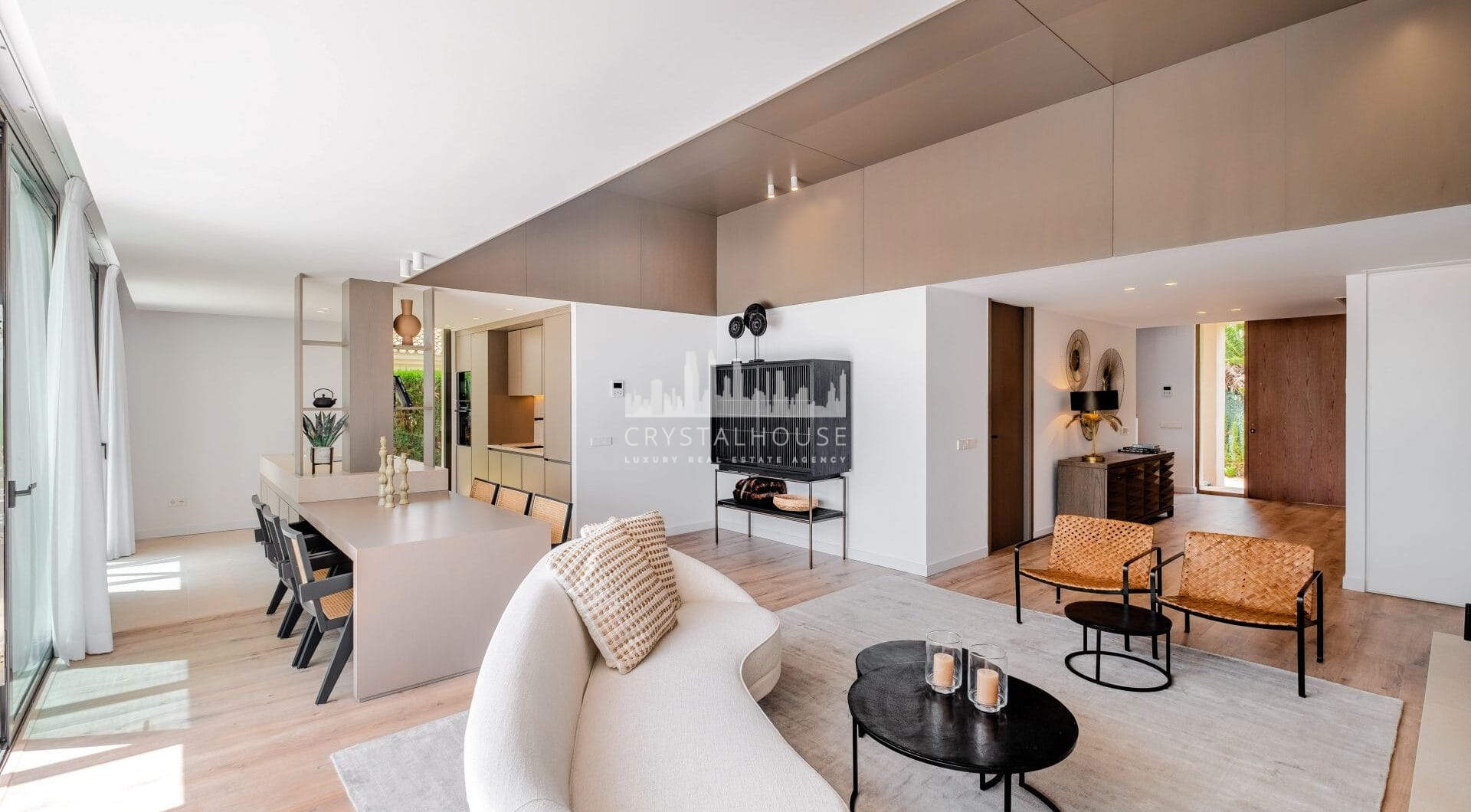 This elegant 4-bedroom villa for sale in Paraiso Alto, Benahavis, offers a beautifully designed modern retreat inspired by Mediterranean architecture.