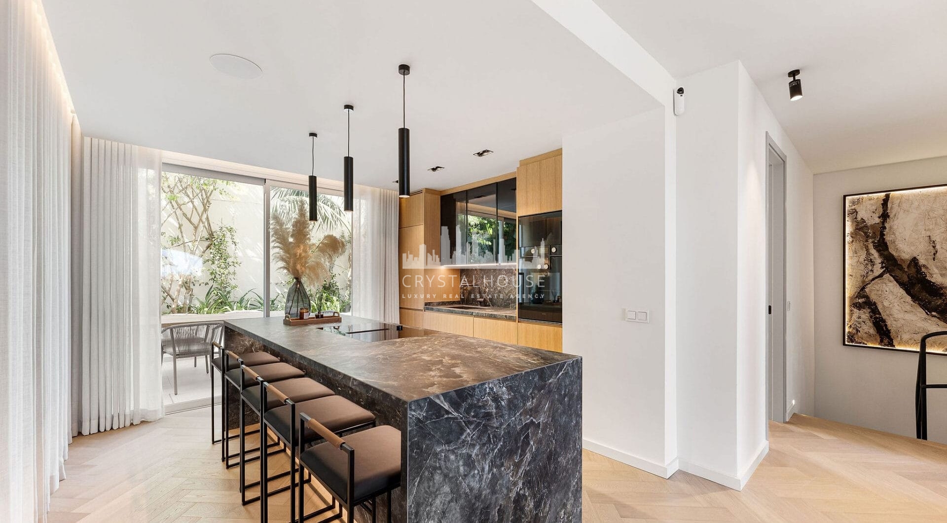 La Maison Saint Germain is an exceptional two-storey townhouse for sale  in the prestigious Golden Mile, a highly sought-after area known for its refined residences, excellent amenities, and seamless connectivity to Marbella’s finest offerings.