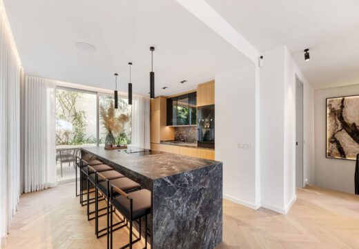 La Maison Saint Germain is an exceptional two-storey townhouse for sale  in the prestigious Golden Mile, a highly sought-after area known for its refined residences, excellent amenities, and seamless connectivity to Marbella’s finest offerings.