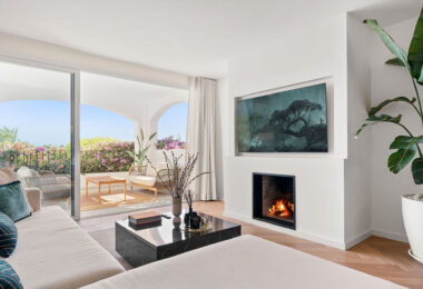 La Maison Saint Germain is an exceptional two-storey townhouse for sale  in the prestigious Golden Mile, a highly sought-after area known for its refined residences, excellent amenities, and seamless connectivity to Marbella’s finest offerings.
