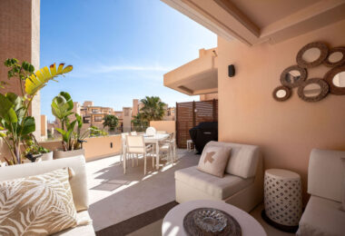 La Sirena represents a rare fusion of traditional elegance and contemporary coastal living in the desirable gated community of Bahía de la Plata, located in Estepona.