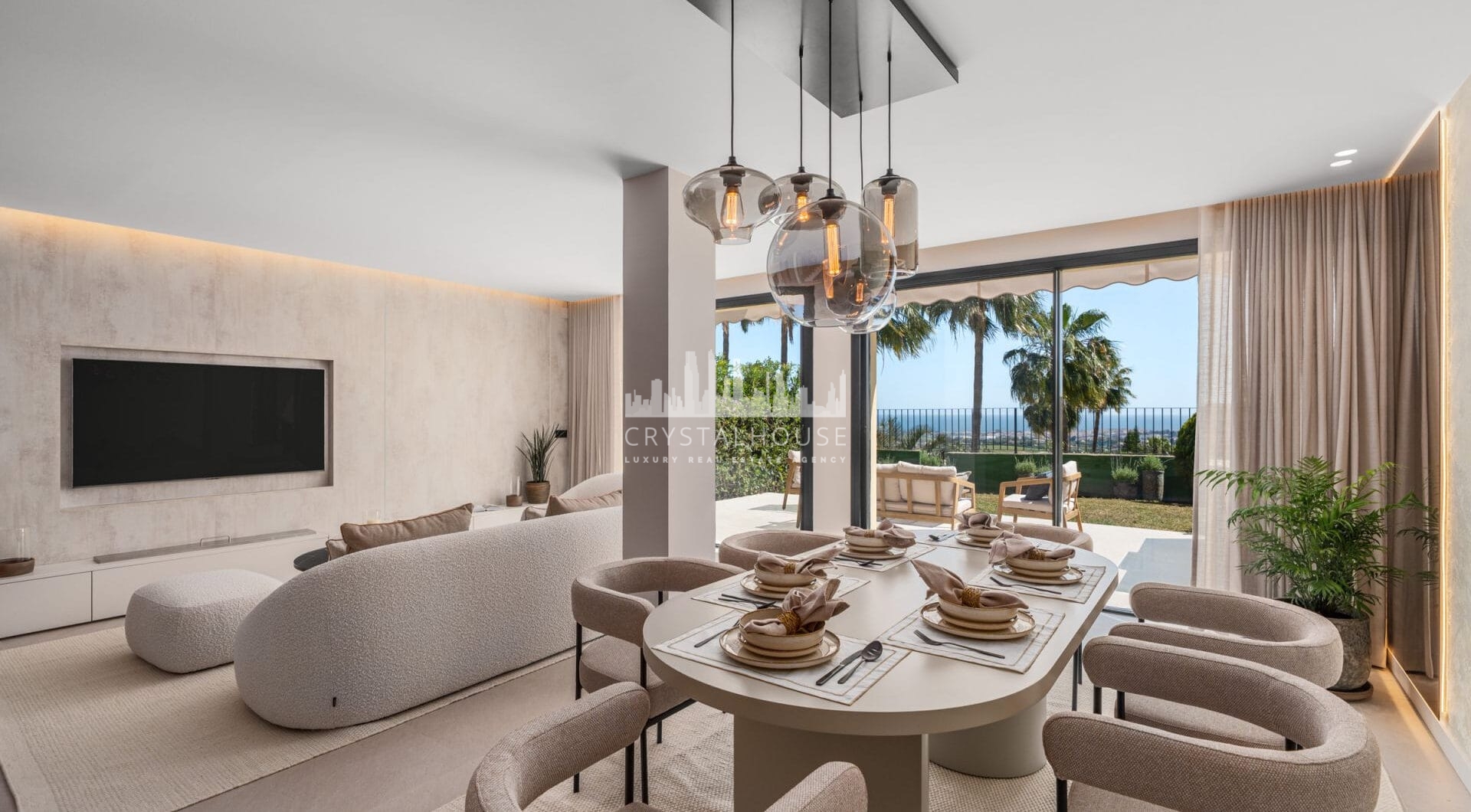 Maison Vue is a meticulously renovated three-level townhouse for sale located in the secure, well-maintained community of La Quinta Hills in Benahavís.
