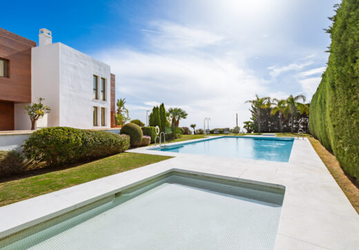 Modern semi-detached villa in La Alqueria, Mijas, within a private gated complex of just 8 homes.