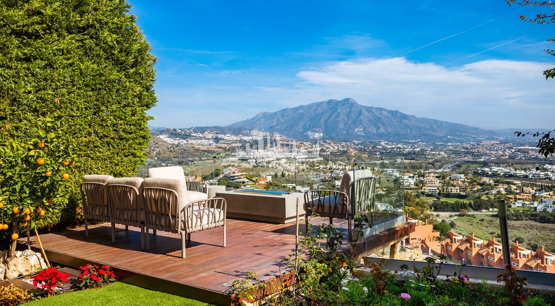 Modern semi-detached villa in La Alqueria, Mijas, within a private gated complex of just 8 homes.
