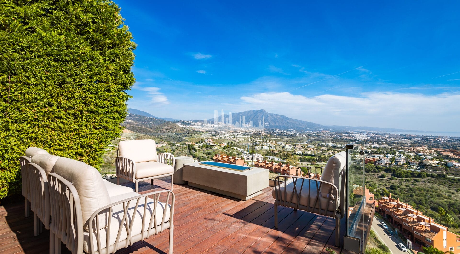 Modern semi-detached villa in La Alqueria, Mijas, within a private gated complex of just 8 homes.