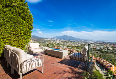 Modern semi-detached villa in La Alqueria, Mijas, within a private gated complex of just 8 homes.