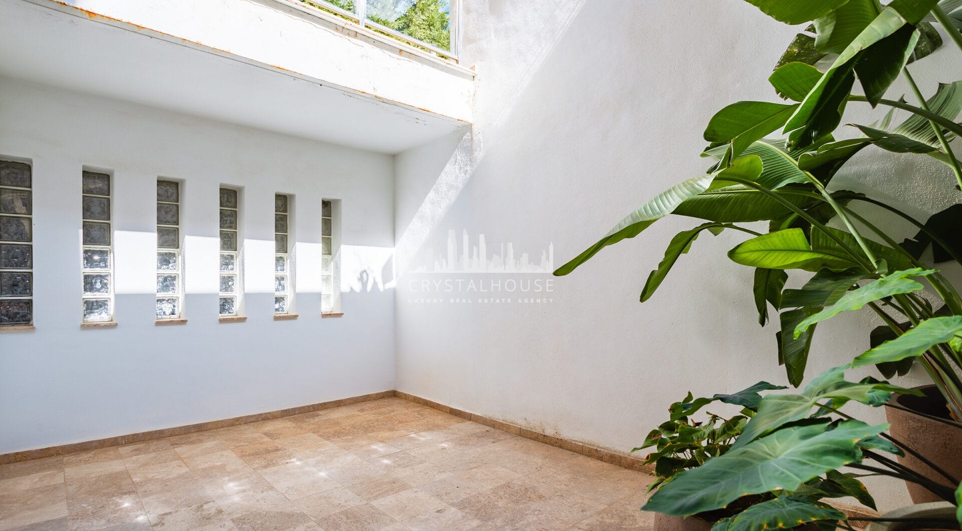 Modern semi-detached villa in La Alqueria, Mijas, within a private gated complex of just 8 homes.