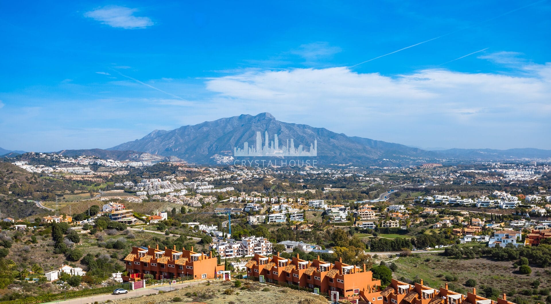 Modern semi-detached villa in La Alqueria, Mijas, within a private gated complex of just 8 homes.