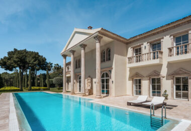 Villa Sinfonía is a remarkable three-floor estate for sale  in the prestigious gated community of Sierra Blanca on the Costa del Sol.