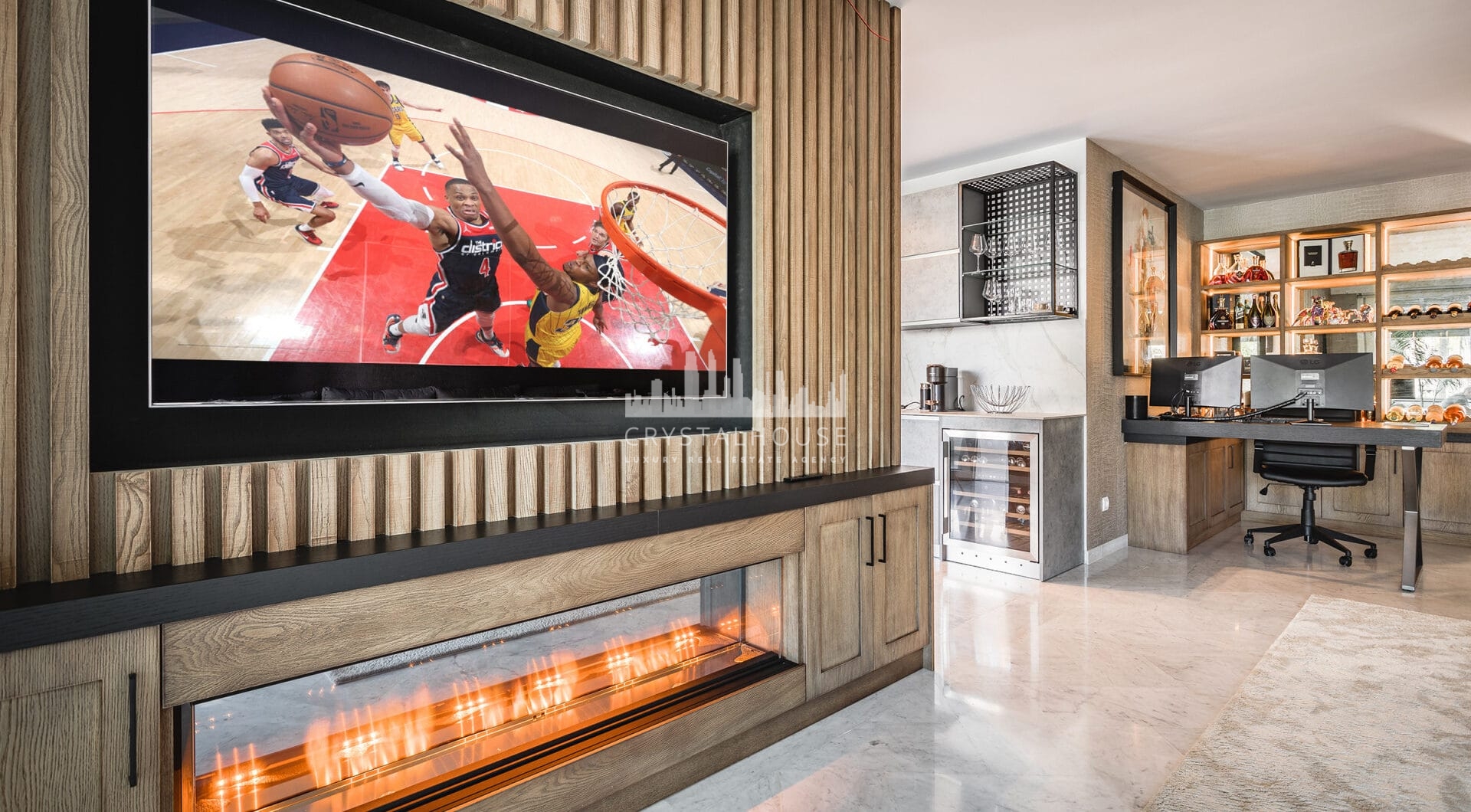 Fully renovated southwest-facing luxury apartment in Japanese Gardens, Marina Puente Romano.