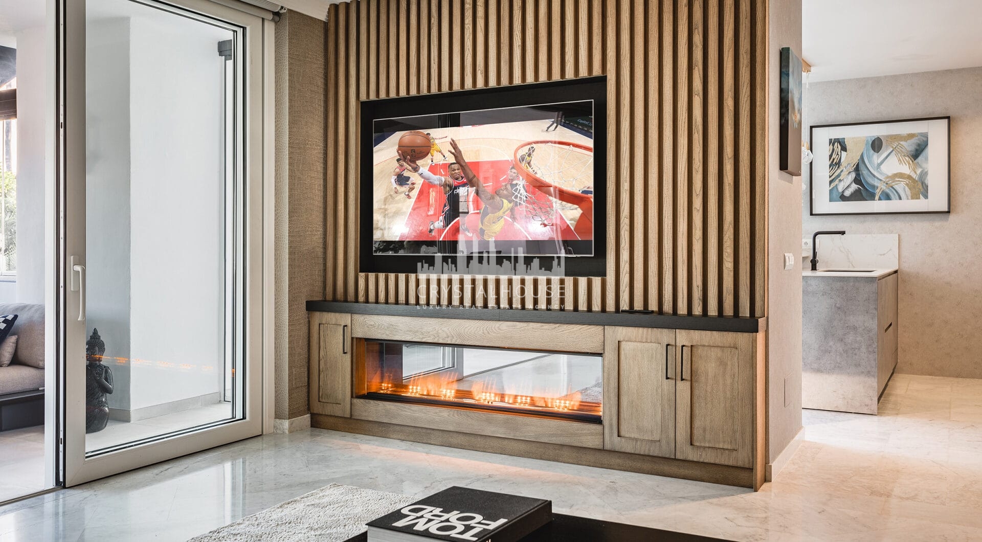 Fully renovated southwest-facing luxury apartment in Japanese Gardens, Marina Puente Romano.