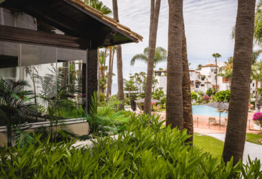 Fully renovated southwest-facing luxury apartment in Japanese Gardens, Marina Puente Romano.